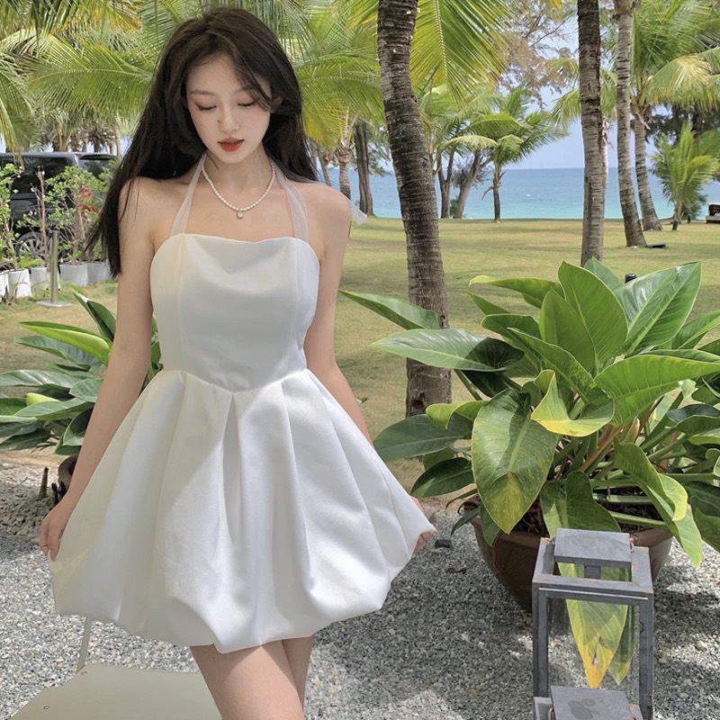 Đầm trắng xòe bồng cột nơ