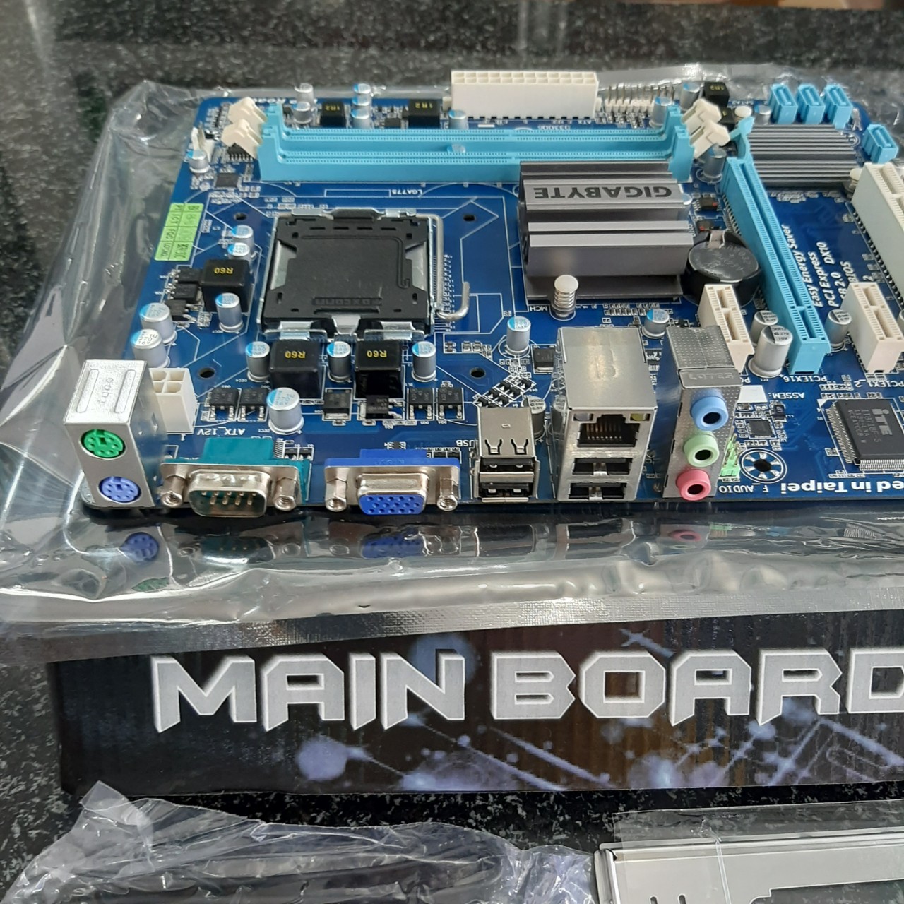 Main Gigabyte G41MT-S2