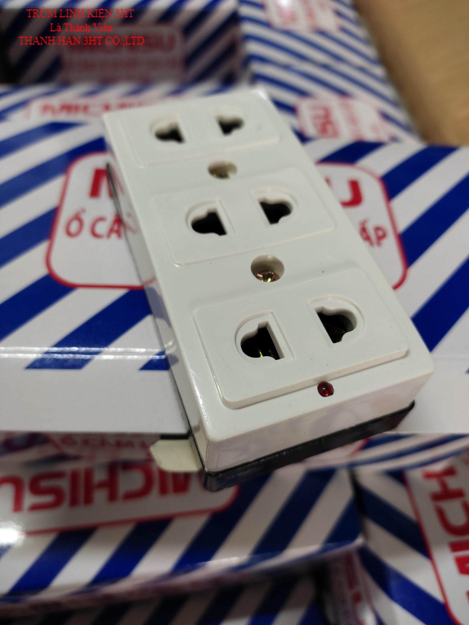Ổ Cắm 3 Lỗ K103 -3Ht