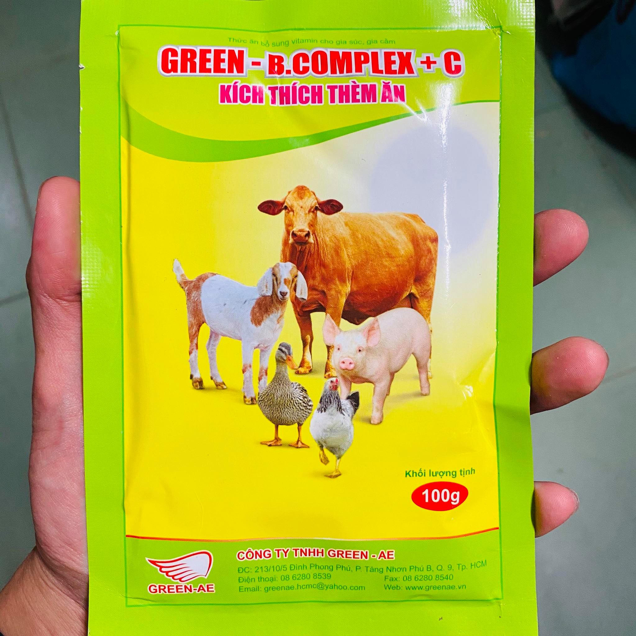 Vitamin B COMPLEX C kích thích thèm ăn cho vật nuôi.