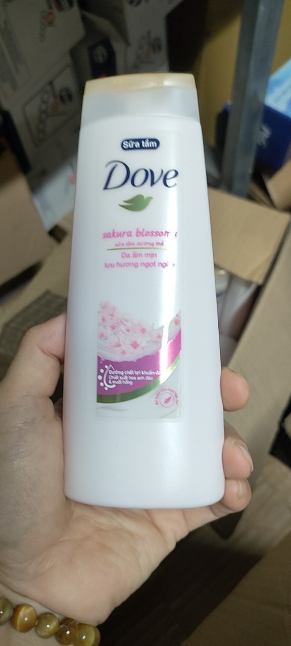 Sữa Tắm Dove Sakura Blossoms 200g