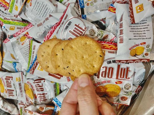 Bánh gạo lứt muối mè - cực ngon 100g