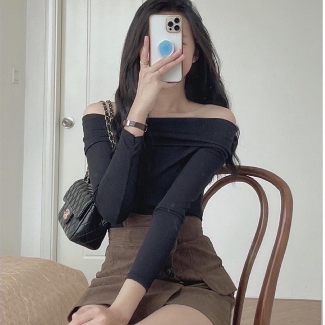 Chân váy A chất nhung, cách điệu 3 khuy cá tính