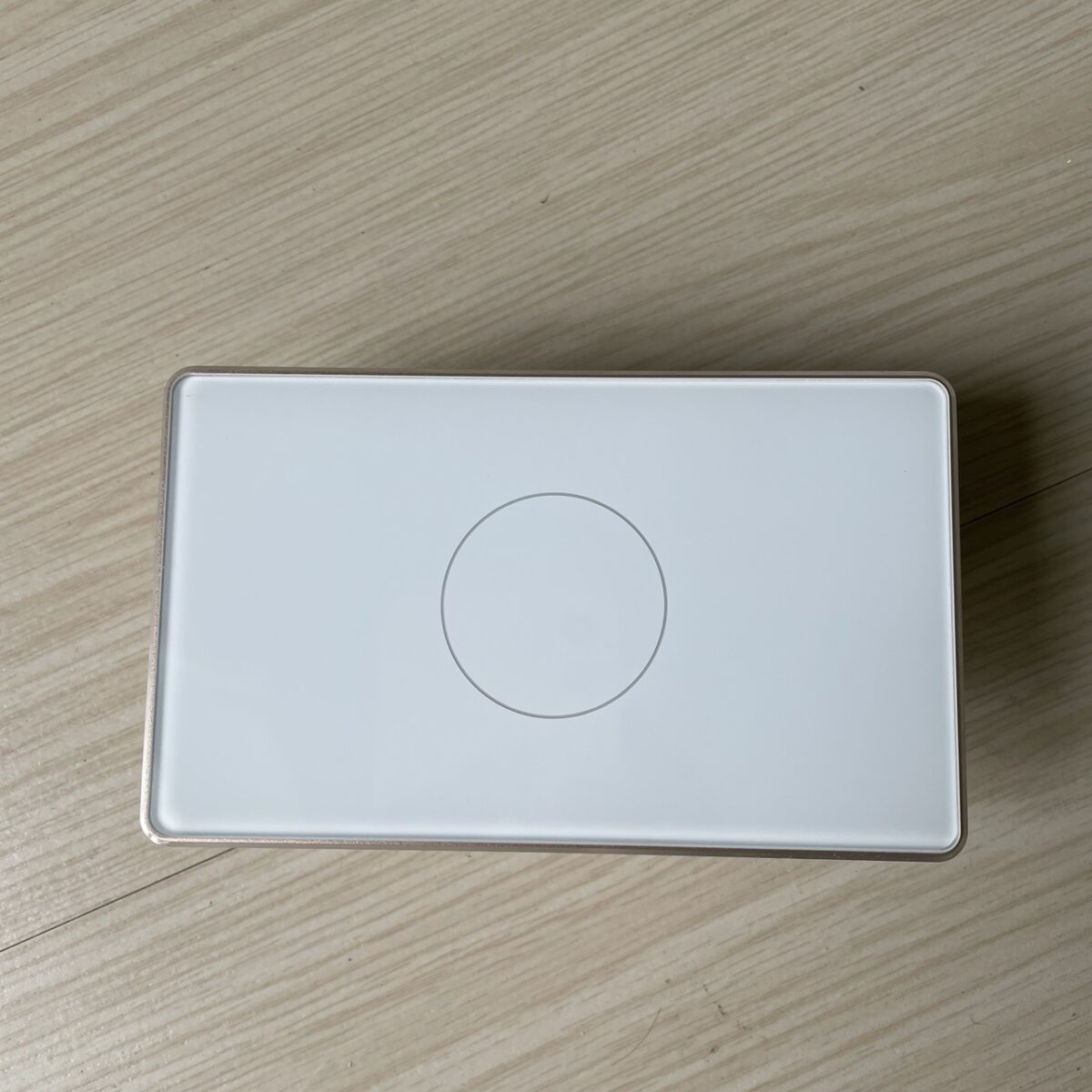 Công tắc công suất 600w Zigbee Tuya nút To