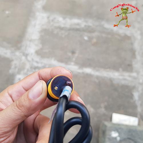 Công tắc cảm ứng tiệm cận vẫy tay tắc mở đèn