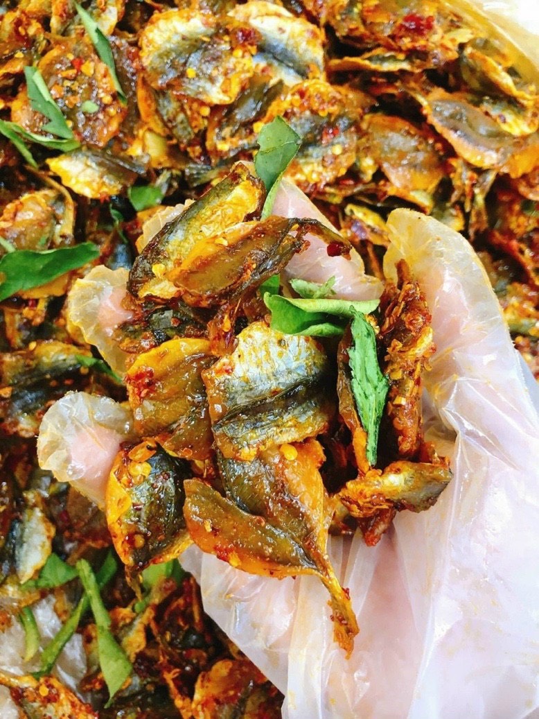 [HOT] CÁ CHỈ VÀNG SỐT CAY LÁ CHANH - HỦ 300Gram