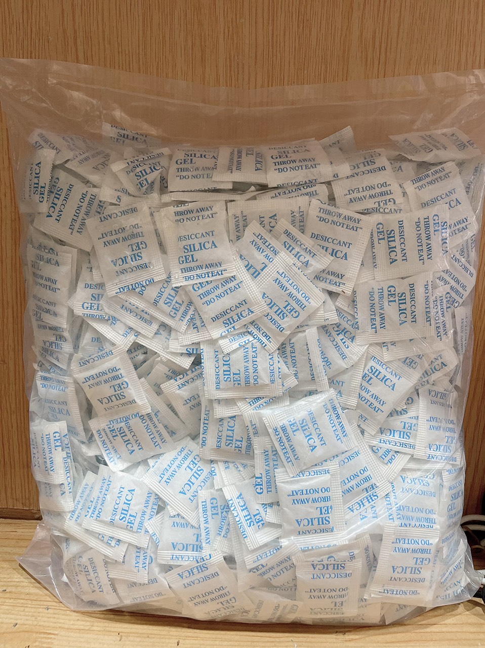 Gói hút ẩm loại 1gr xanh(1kg)(giá sỉ)