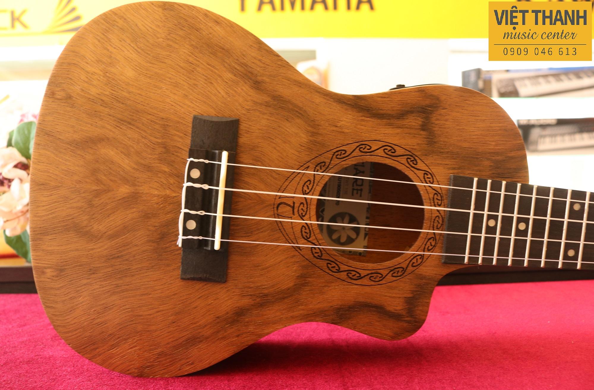 Đàn Ukulele Tanglewood TWT13E có EQ (Equalizer)