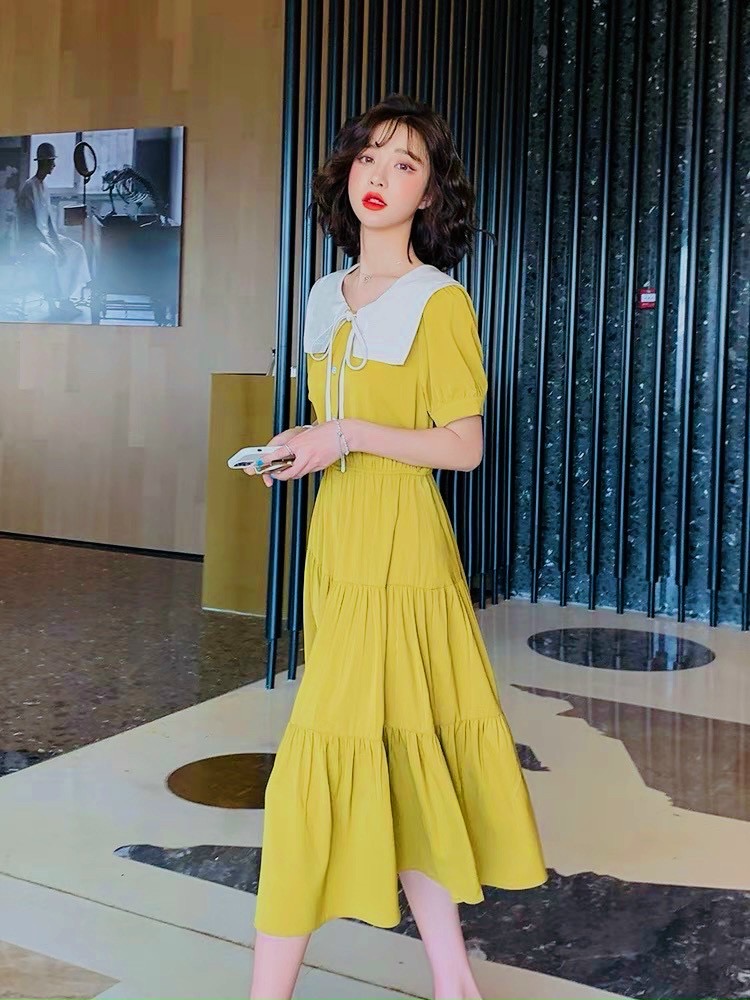 Đầm vàng tầng cổ trắng v2