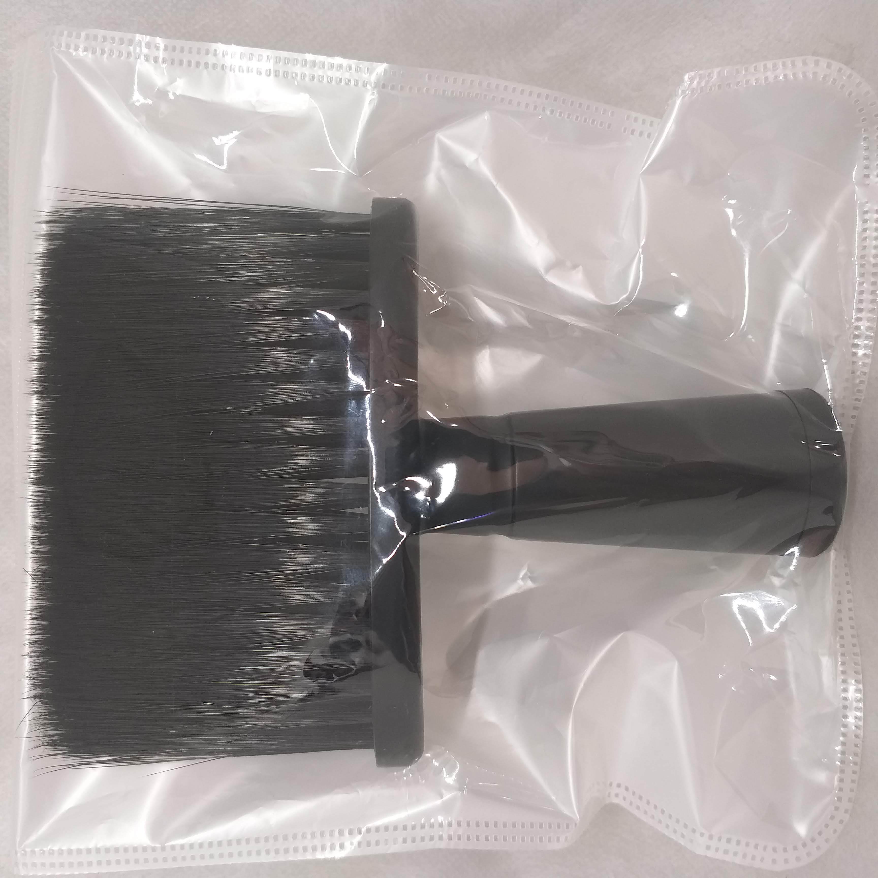 Cọ phủi tóc đen 003A