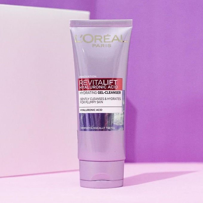 Sữa Rửa Mặt Loreal Paris Cấp Ẩm Và Căng Mịn Da Revitalift Hyaluronic Acid Hydrating Gel-Cleanser 100ml