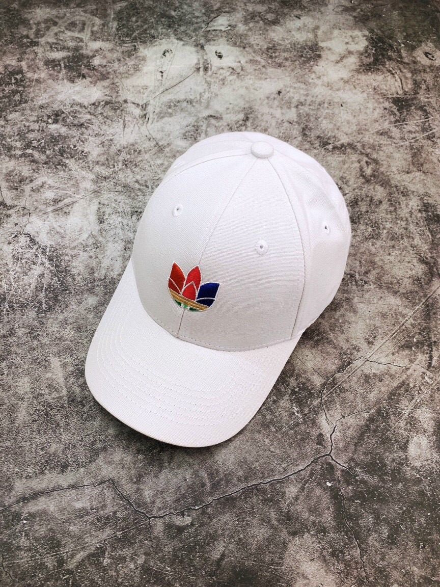 Mũ adidas trắng logo 3d