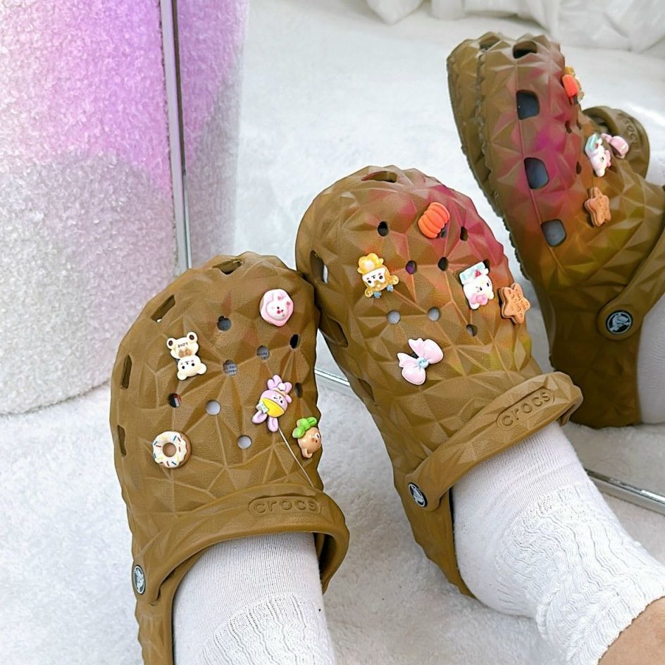 Dép Sục Cross duet CRUSH SẦU RIÊNG ❤️ 10 Charm 3D + Tặng Vớ ❤️ quai ngang nam và nữ cá tính siêu nhẹ đi mưa đi nắng thoải mái chống trơn trượt, có nhiều lỗ thoát hơi thông thoáng