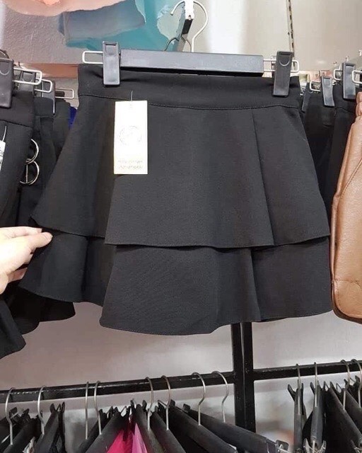 Chân váy tầng có lót có khoá kéo