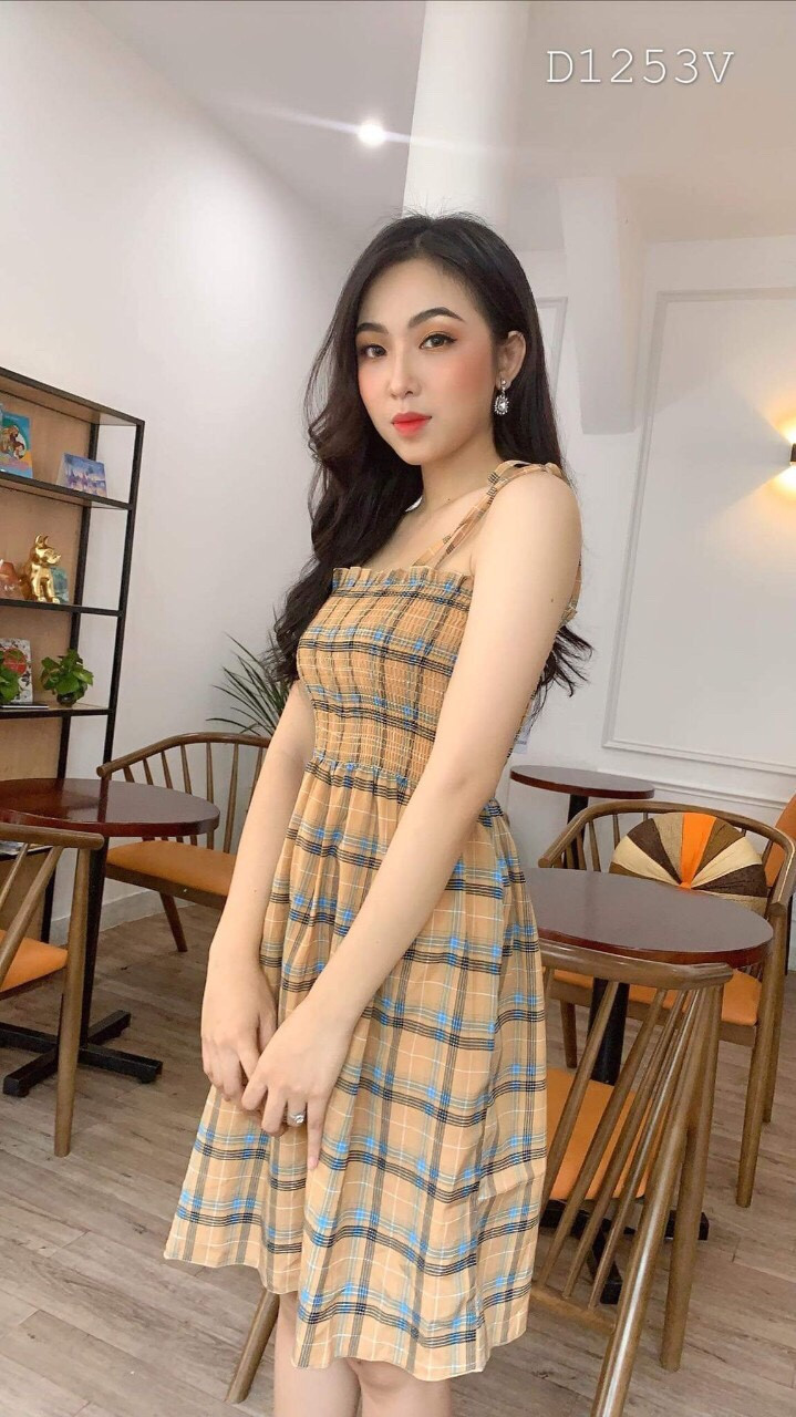 Đầm caro hai dây nhúng ngực bo eo dễ thương