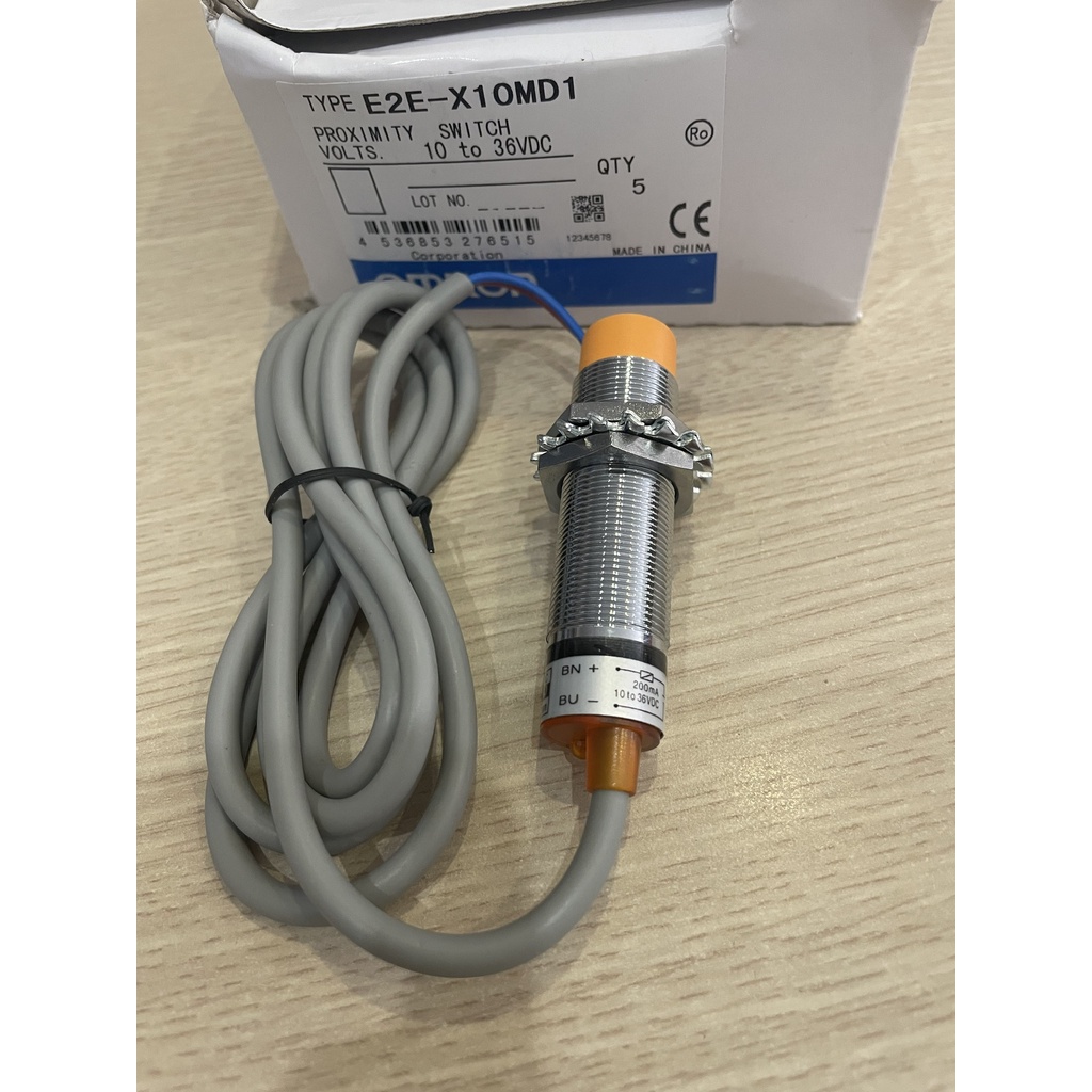 Cảm biến sắt từ phi 18, 2 dây DC NO model E2E-X10MD1 (LJ18A3-8-Z/EX)