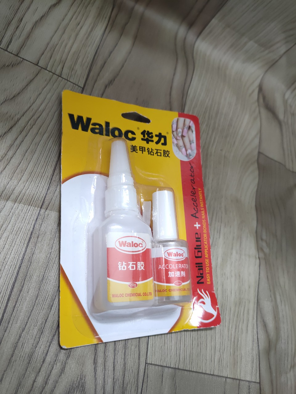 Keo dán móng Waloc
