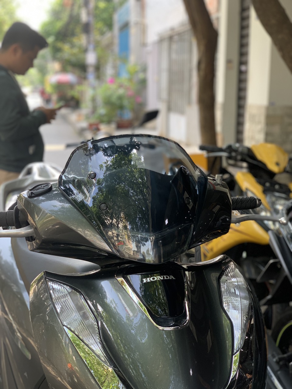 [HCM]KÍNH CHẮN GIÓ ZHI.PAT SHVN 2020