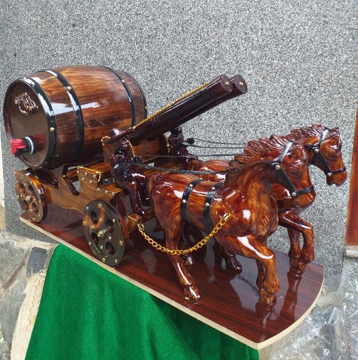 Ngựa ô kéo pháo rượu / Gỗ Gõ Đỏ