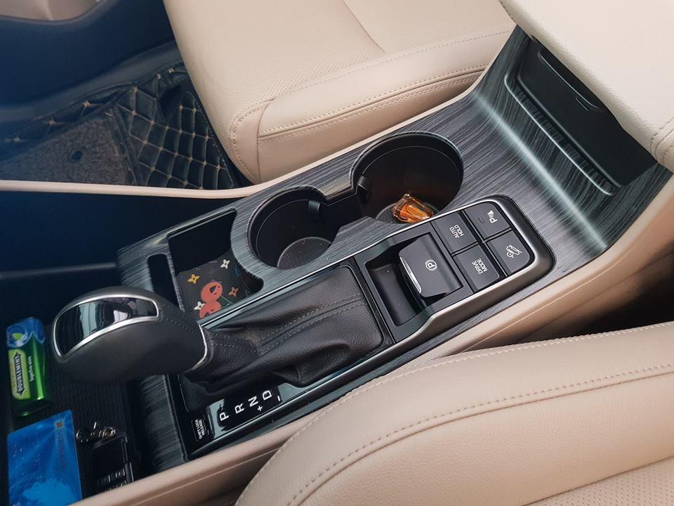 Ốp trang trí nội thất Hyundai Tucson 2016-2021 vân đá.