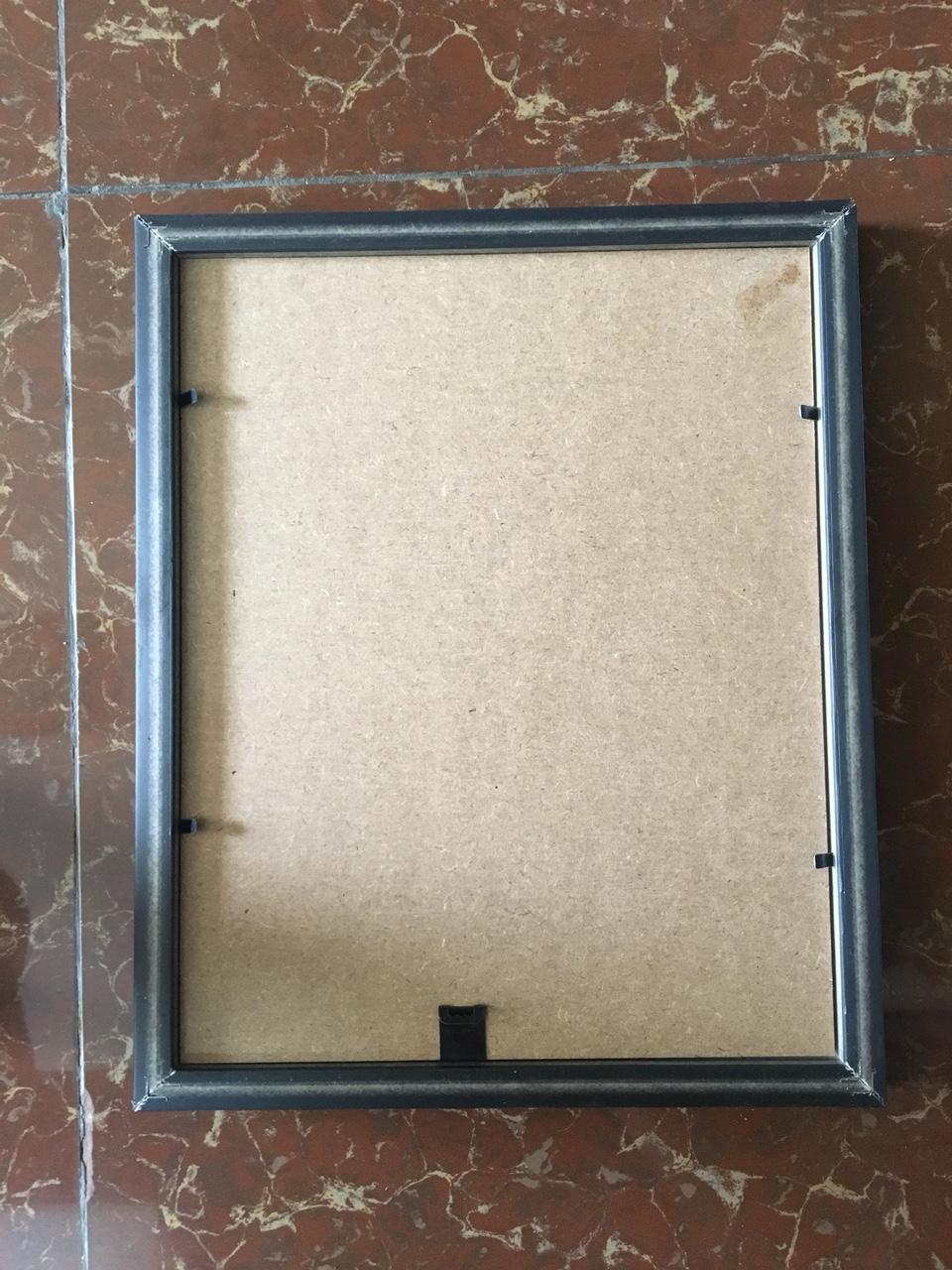 Ka179 nail salon wall photo frame (with 3-prong nails)