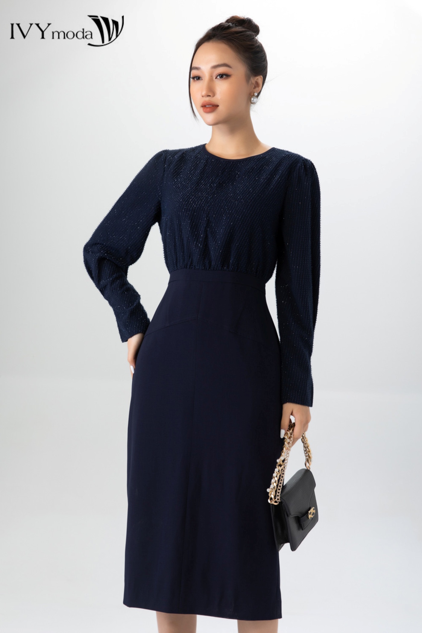 Đầm ôm tay dài cổ tròn IVY moda MS 48M7084
