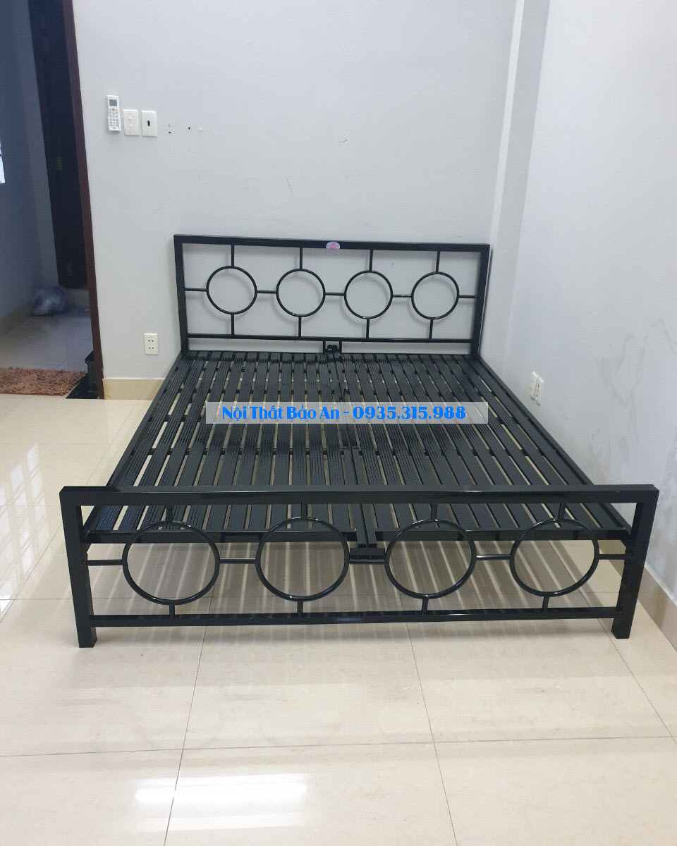 Giường sắt kiểu tròn rộng 1m6 x 2m