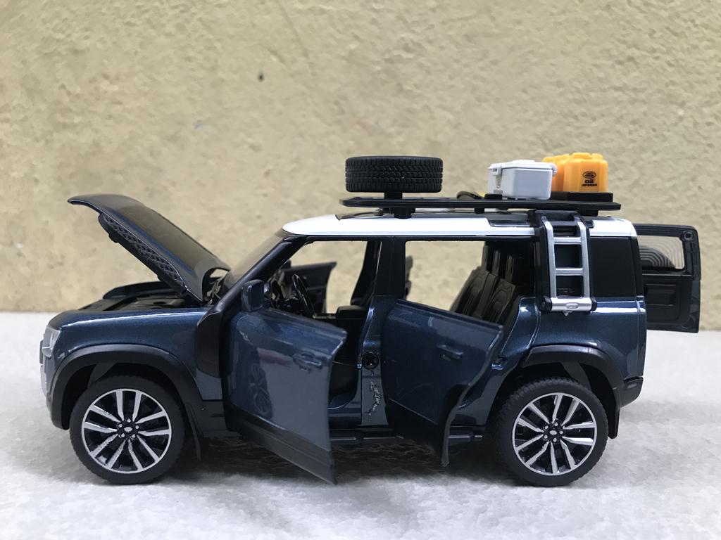 Mô hình xe ô tô Range Rover Defender 2024 1:32