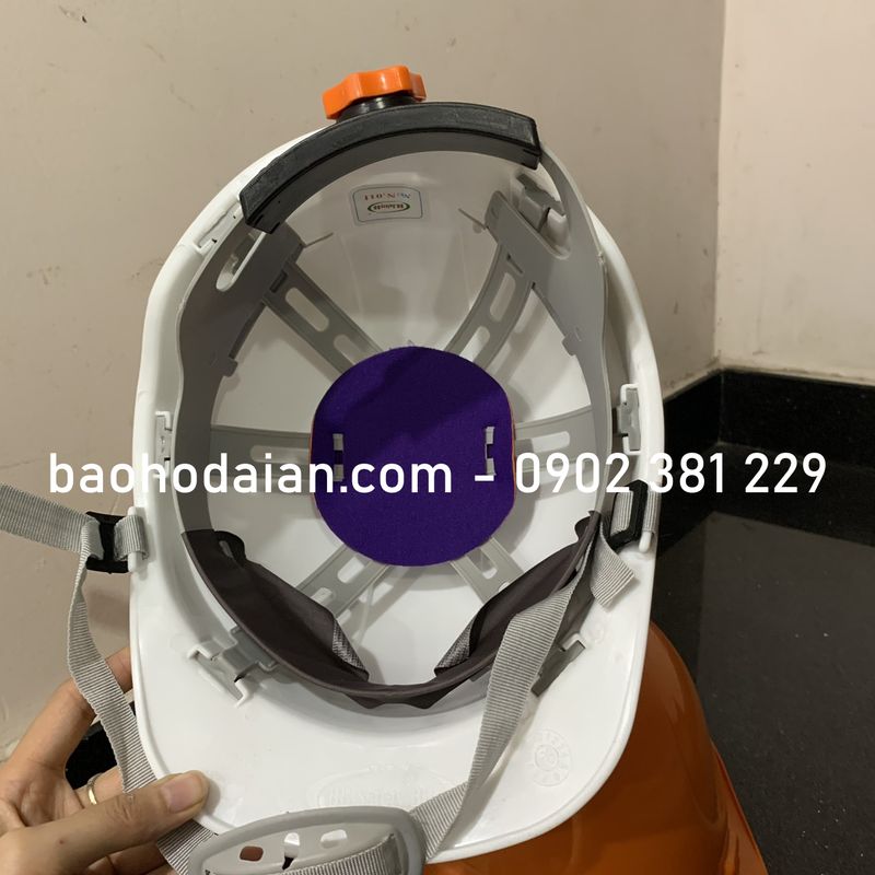 Nón bảo hộ thông hơi khóa vặn N011