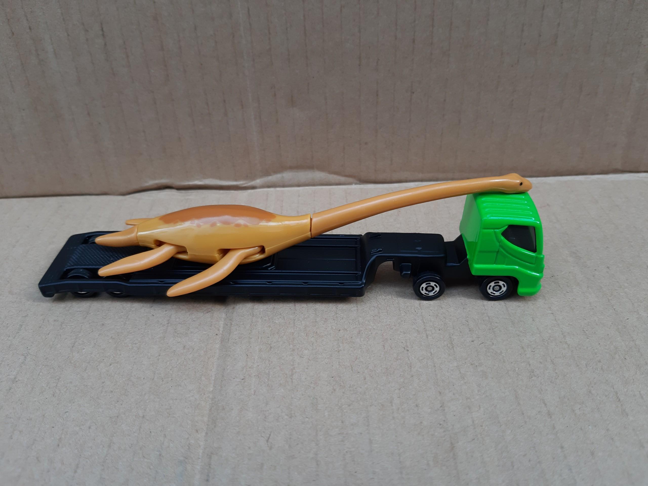 Xe mô hình Tomica - Xe container chở khủng long cho bé