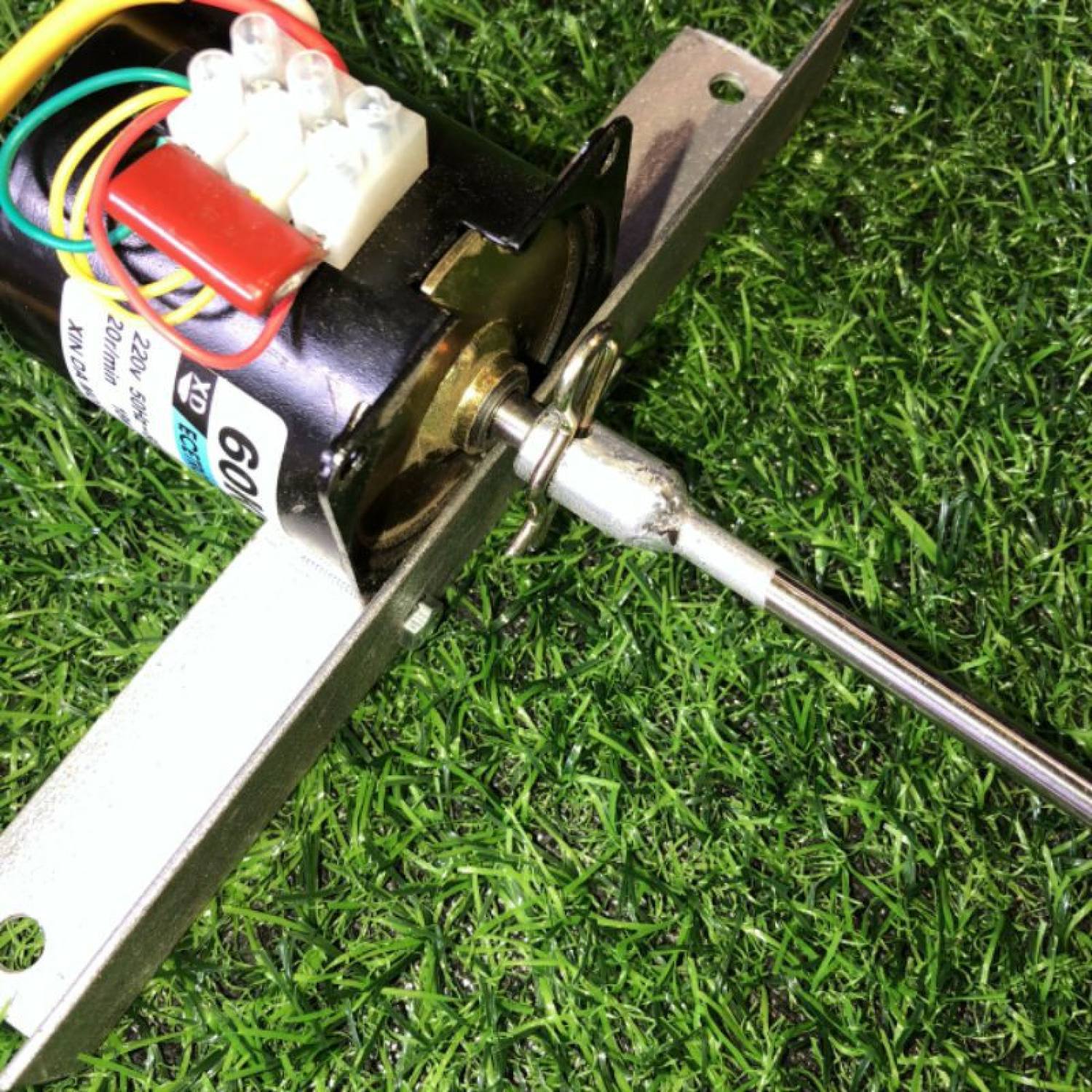 Xiên nướng gà+ mô tơ giảm tốc 220v 18w