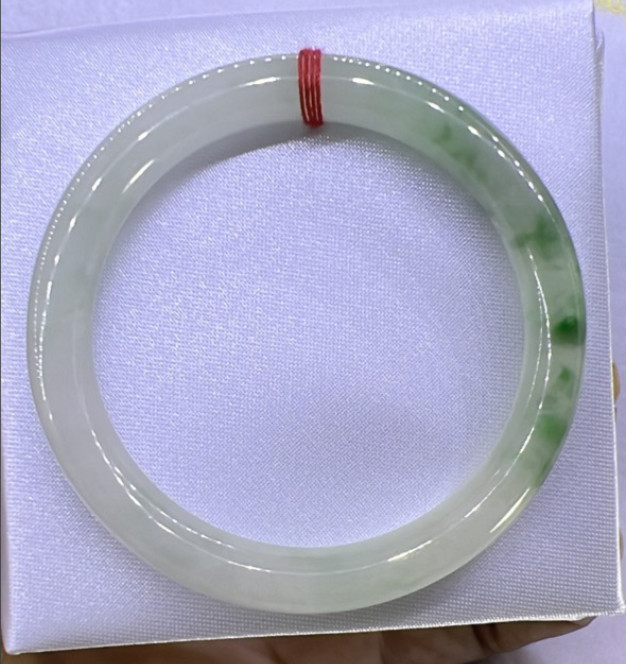 [HCM]vòng đá cẩm thạch trắng vân xanh đen đá tự nhiên hình thật đẹp chuẩn ( đủ size )