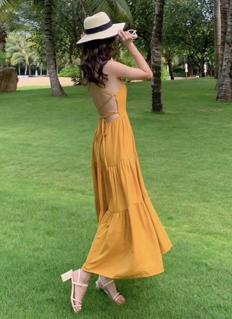 Đầm maxi vàng đan dây sau