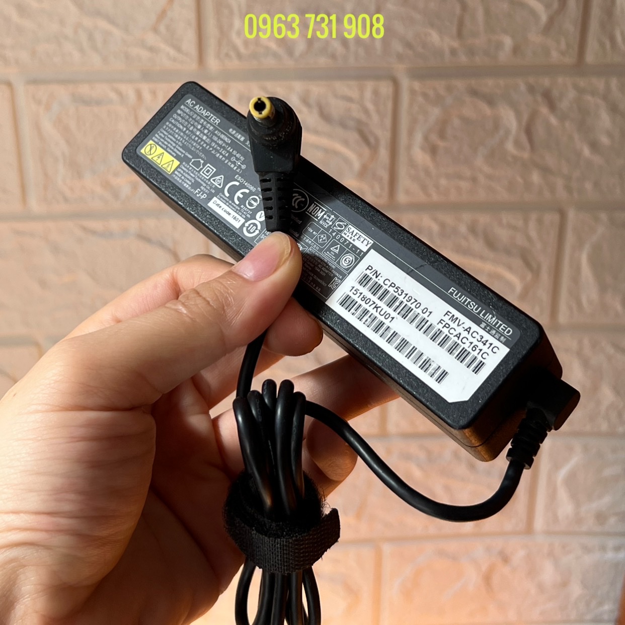 Sạc Laptop Fujitsu 19V 3.42A