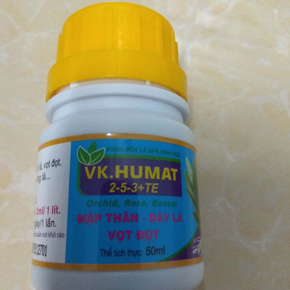 Phân bón lá VK HUMAT 2-5-3+TE mập thân - dày lá - vọt đọt - Chai 50 ml