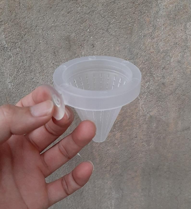 Phễu đựng giun, trùn chỉ cho cá cảnh