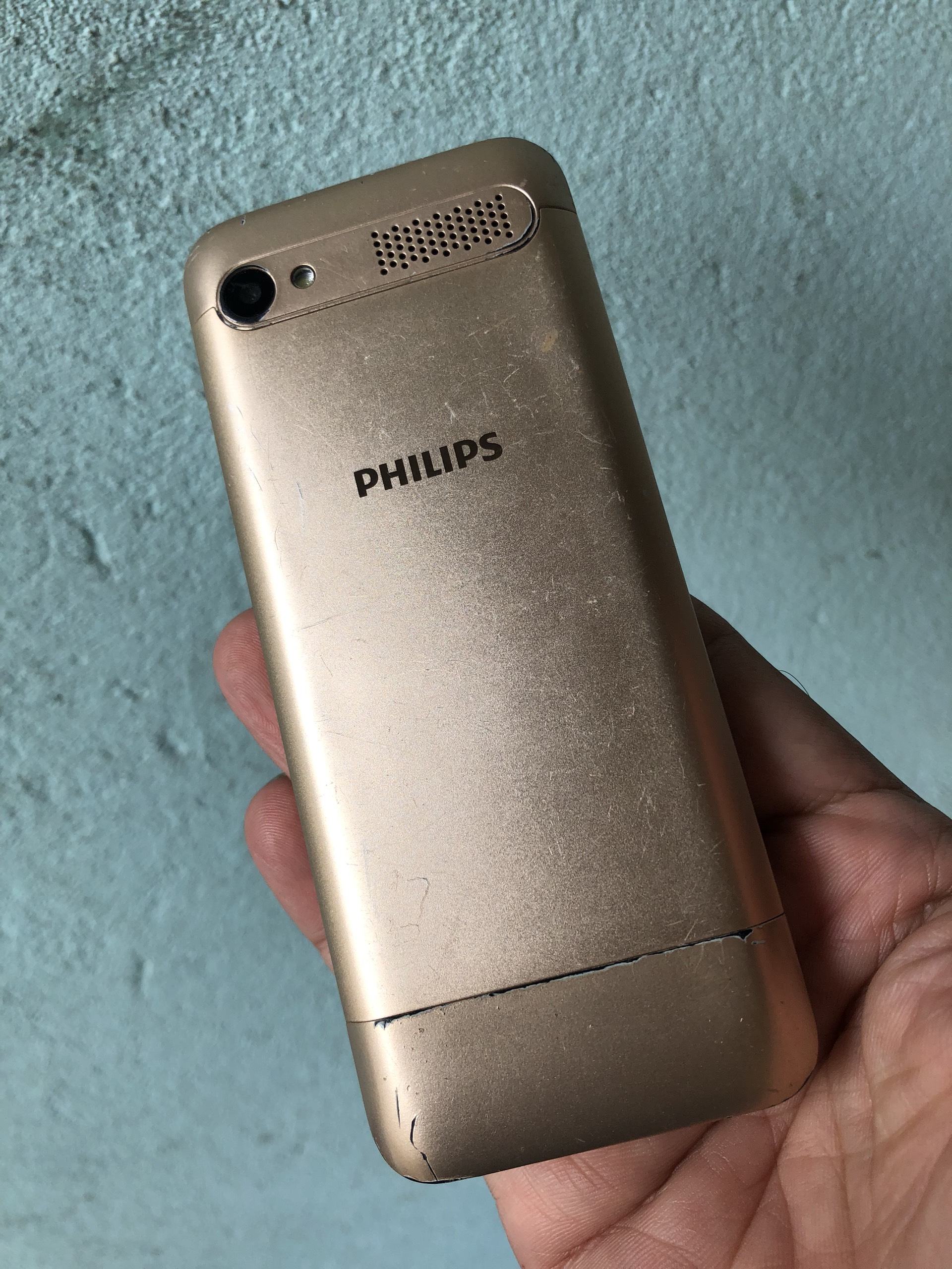 Điện thoại philips E316