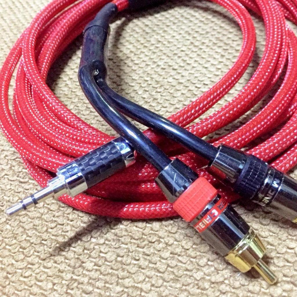 Laptop music adapter 3.5mm jack to 2 Lotus Jack