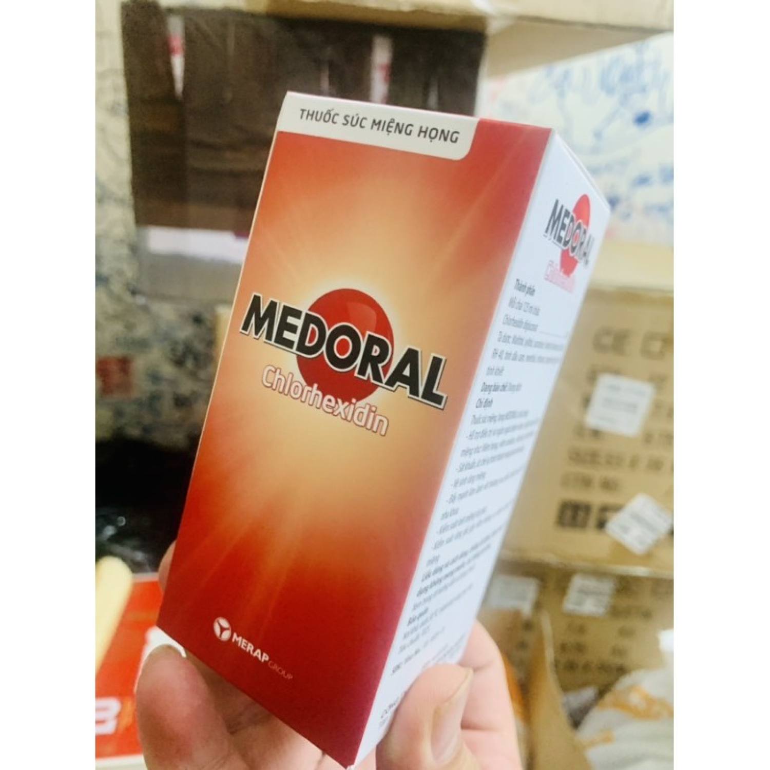 thuốᴄ súc miệng họng Medoral chai 125ml