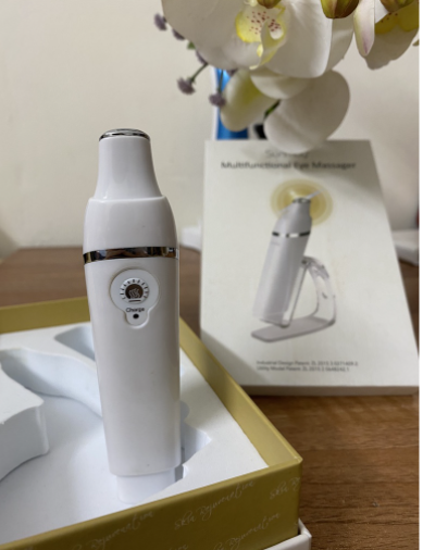 Máy massage mắt Sunmay trắng