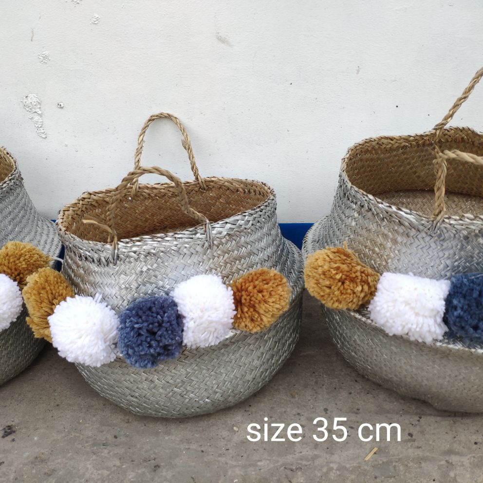 sọt cói màu bạc gắn pompom size 35cm
