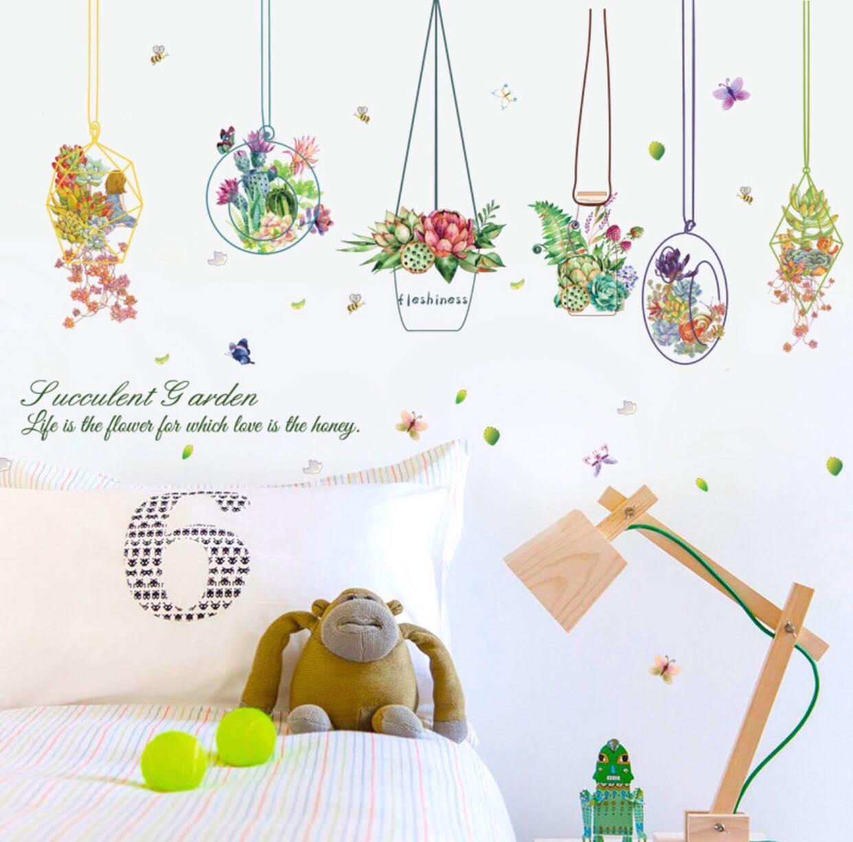Decal dán tường mẫu giỏ hoa treo trang trí phong cách