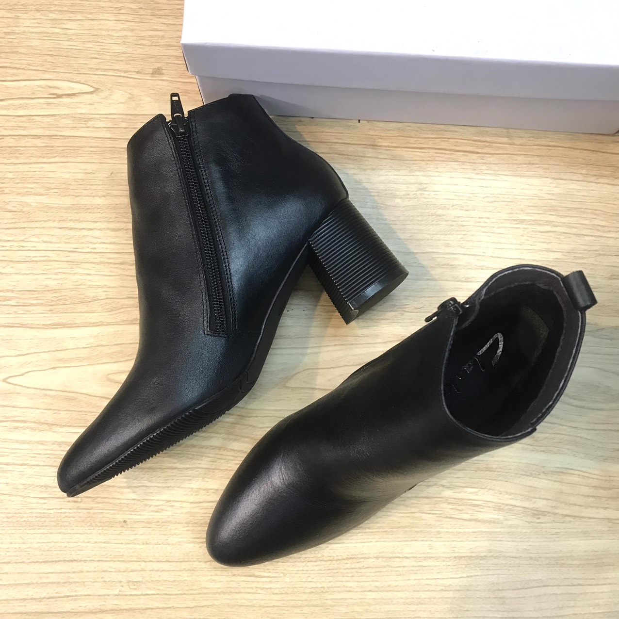 Giầy Bốt Nữ Da Thật Cao 5cm VNXK