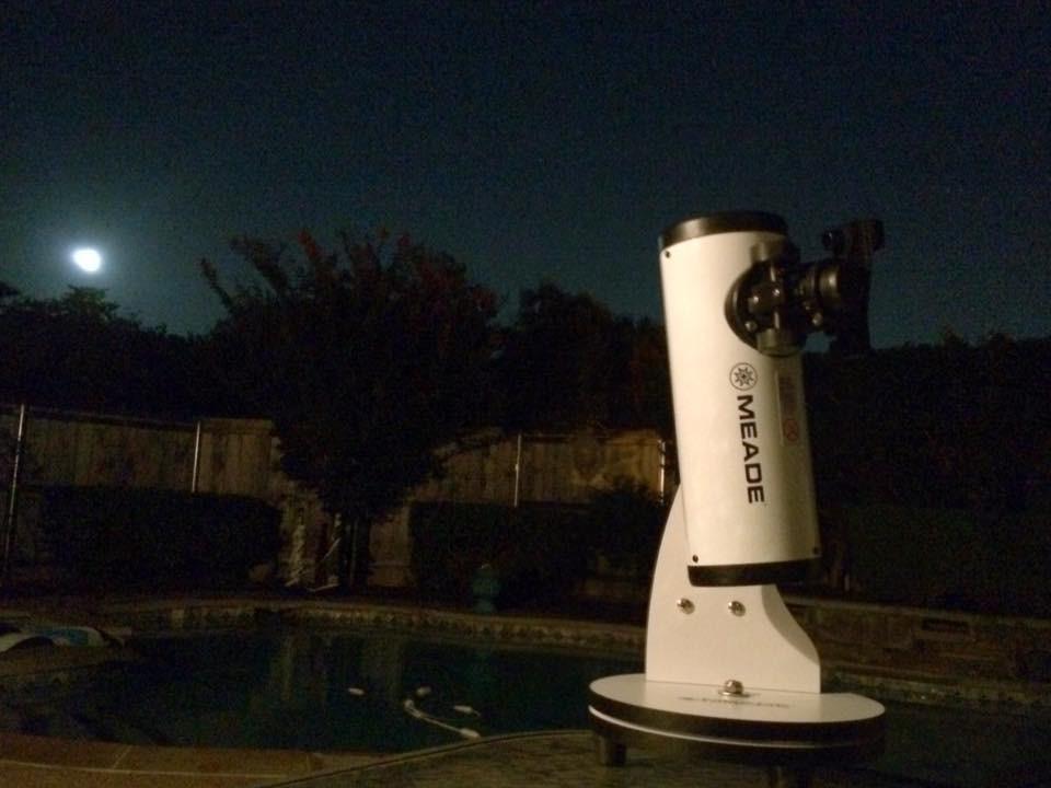 Kính thiên văn phản xạ Meade LightBridge Mini 82