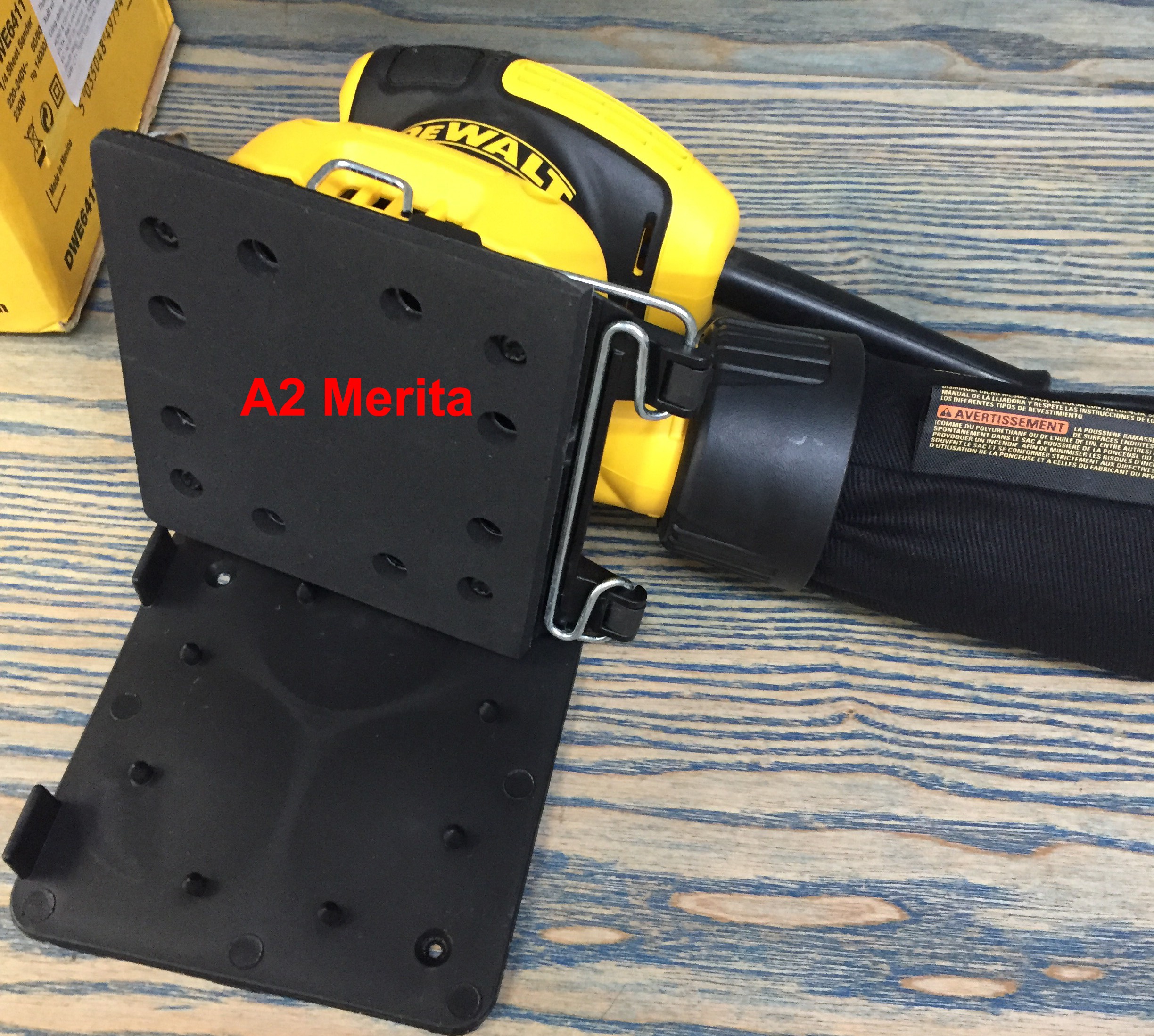 Máy chà nhám cầm tay 230W-1/4" Dewalt DWE6411