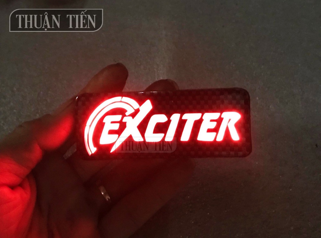 DÈ CHẮN BÙN EXCITER 150 CÓ ĐÈN KIỂU SONIC