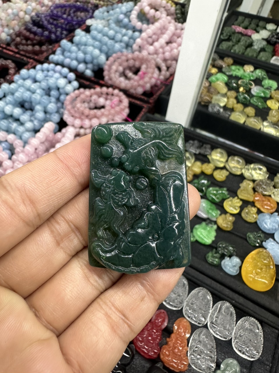 Mặt dây chuyền Cá chép phong thủy đá ngọc băng tảo