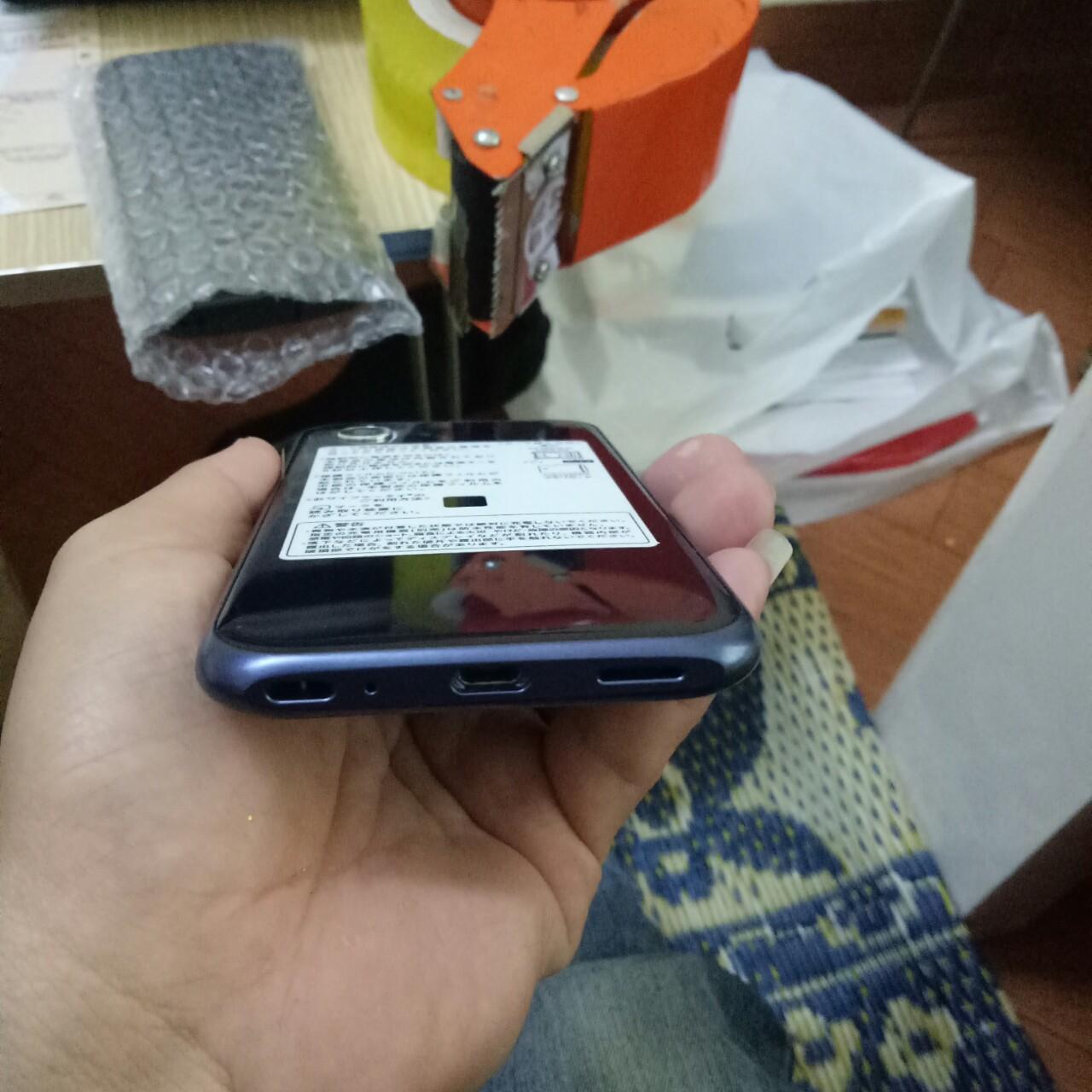 SHARP AQUOS SERIE MINI SHV38