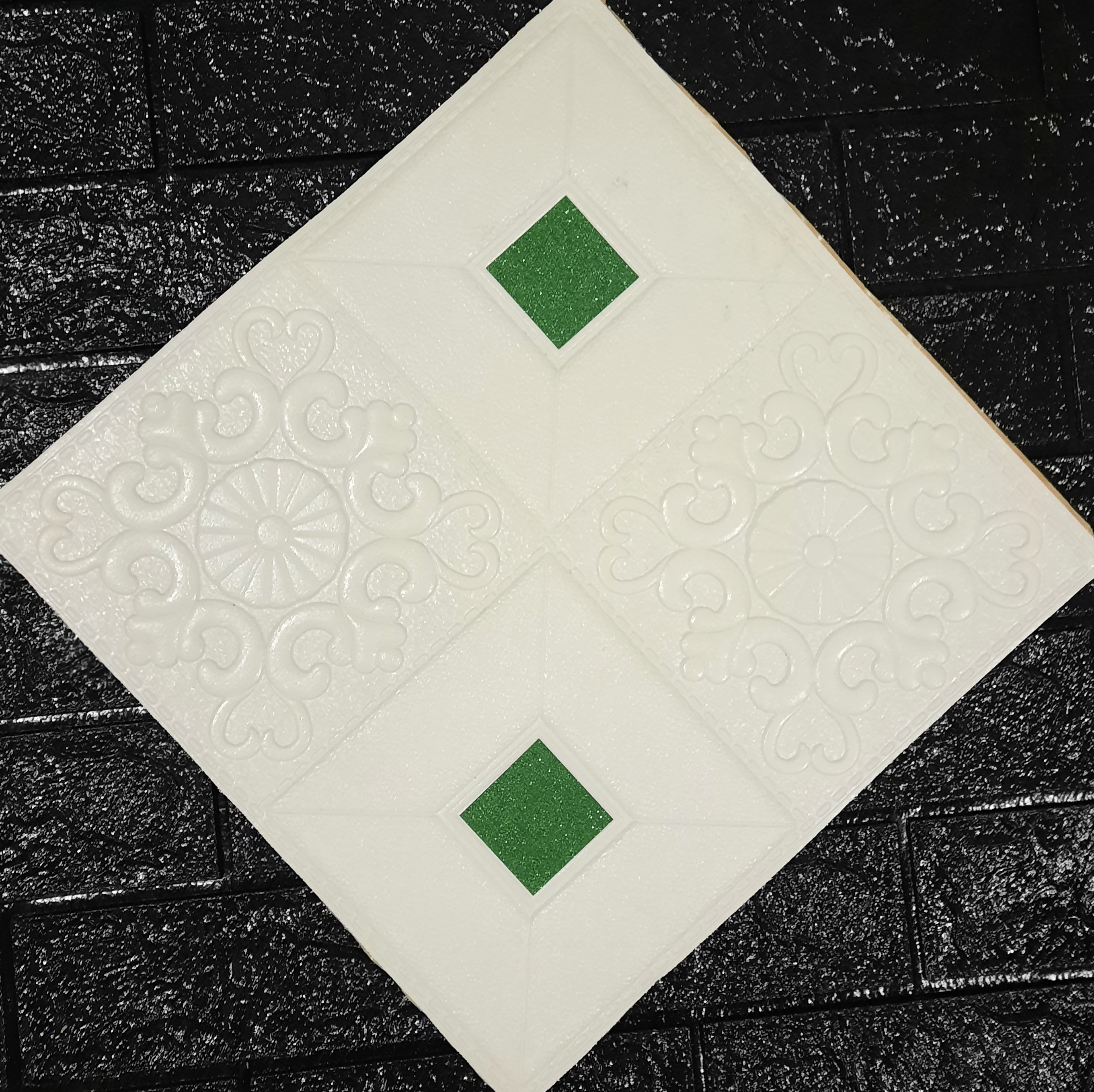 Xốp Dán Hoa Văn 3D Kích Thước 35x35cm