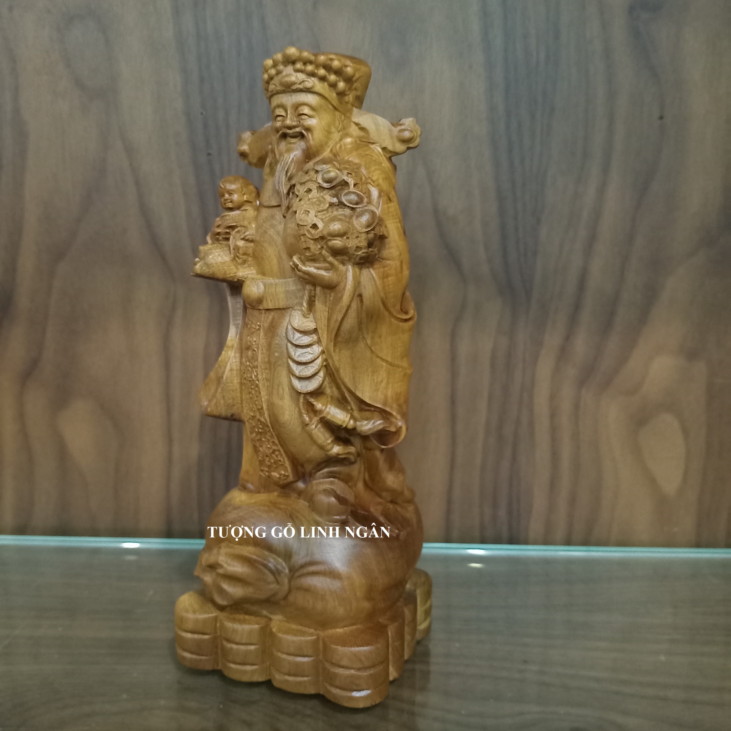 Thần tài gỗ bách xanh cao 20 cm